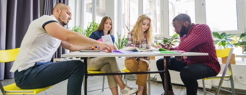 Saiba as vantagens do coworking para estudantes.