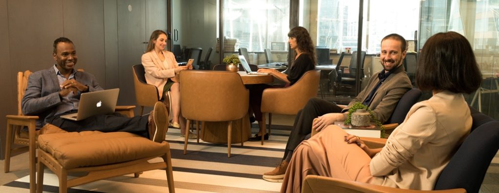 A importância de um ambiente de trabalho positivo para o engajamento dos colaboradores