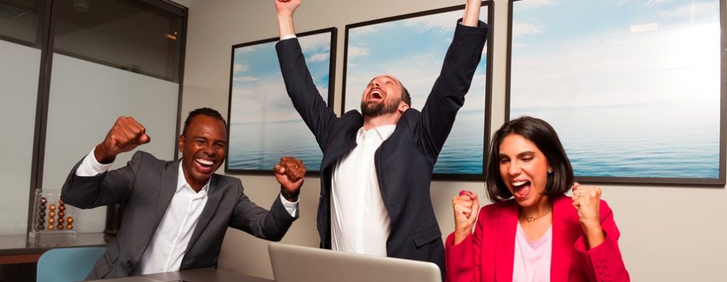 Dicas de como criar um ambiente de trabalho positivo e motivador