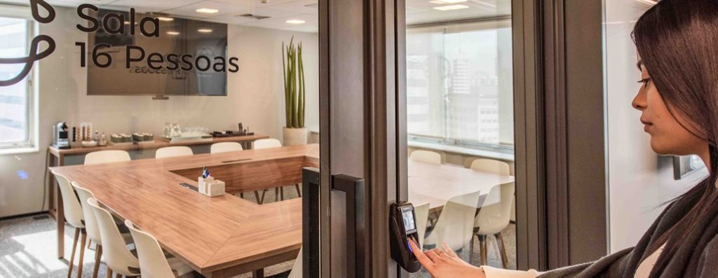 Avaliando as soluções tecnológicas integradas ao coworking para melhorar a eficiência do trabalho