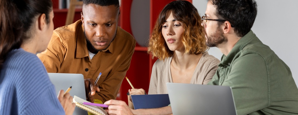 8 Estratégias Eficazes para Aprimorar a Comunicação entre Equipes