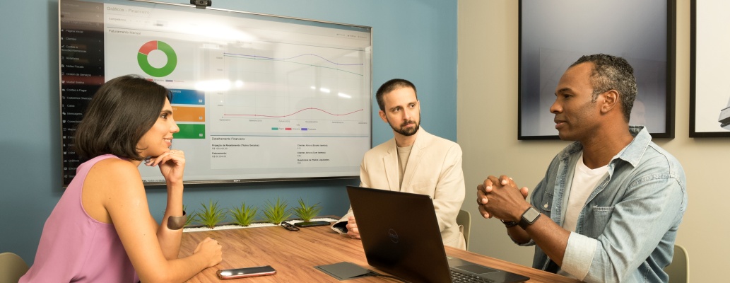Quais Tipos de Empresas Podem Aproveitar o Espaço de Coworking?