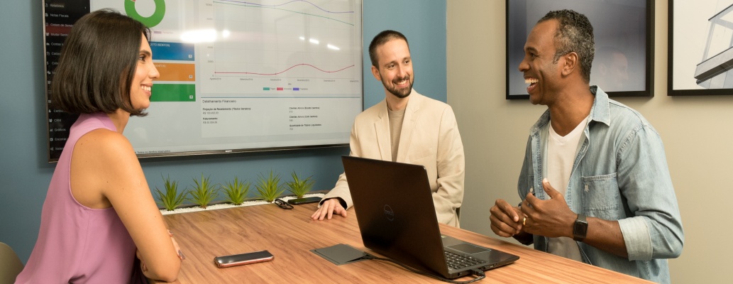 Quem usa coworking? Conheça os perfis de empresas que apostam nesse modelo colaborativo 